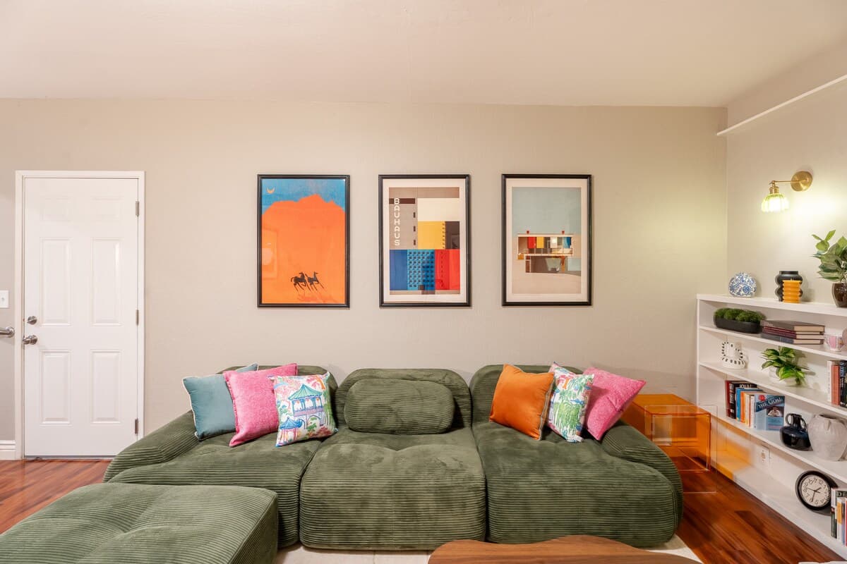 Bauhaus Lounge Retreat with Citrus Garden - Photo 2