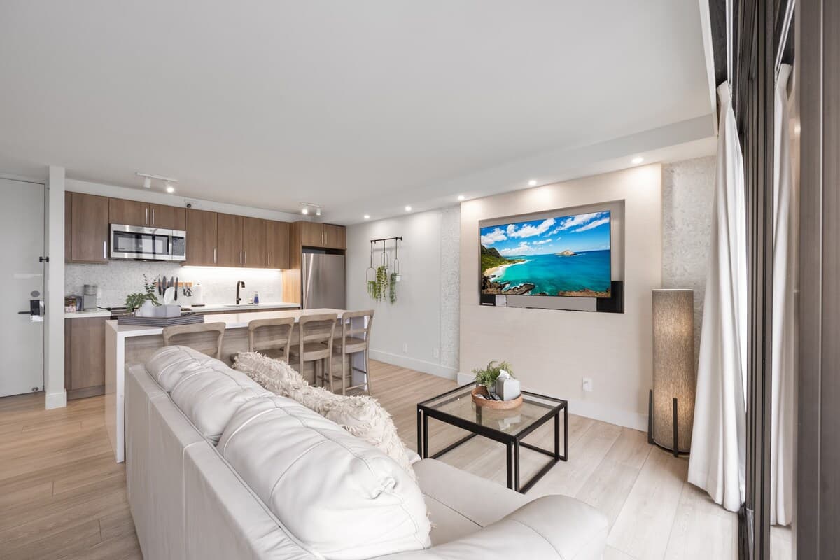 Renovated Waikiki Banyan 1BR | Diamond Head View - Photo 5