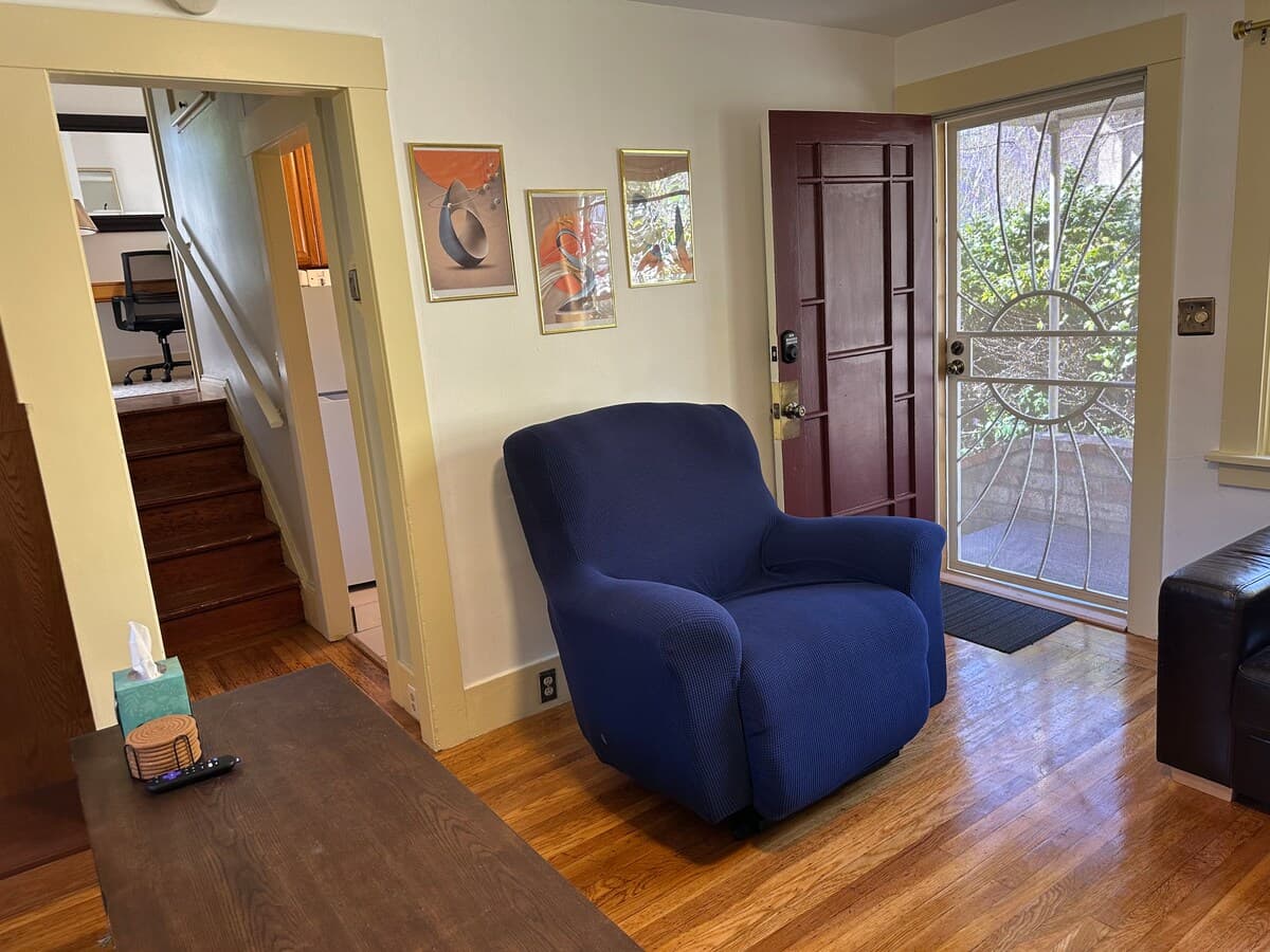Private Standalone Home for 30+ Day Stays - Photo 4