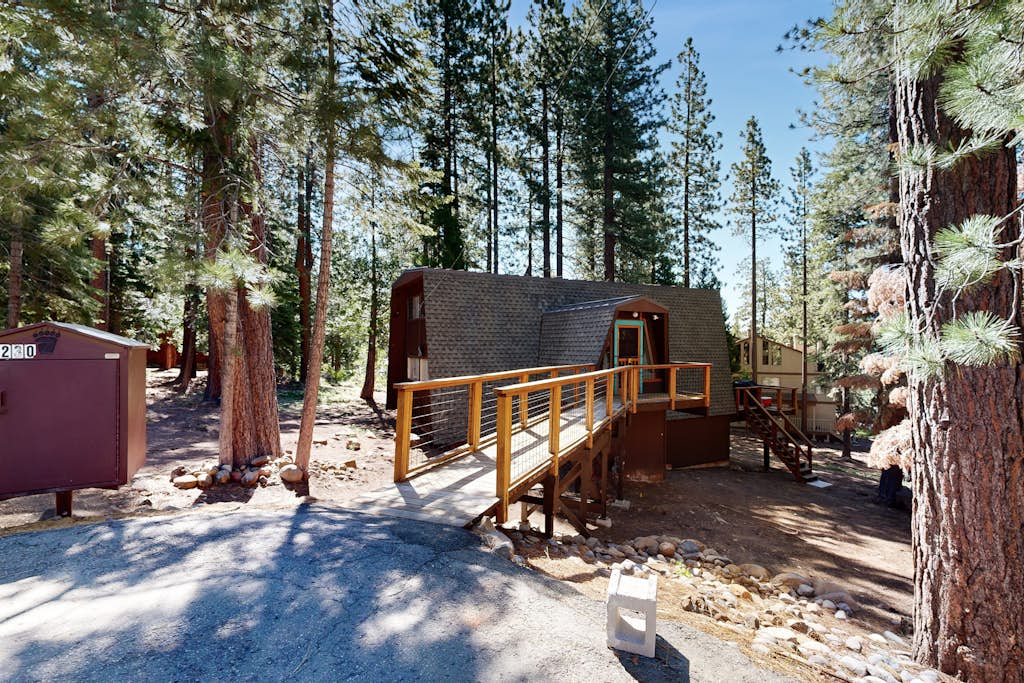 Canterbury Treehouse Forest Views, Near Lake - Photo 1