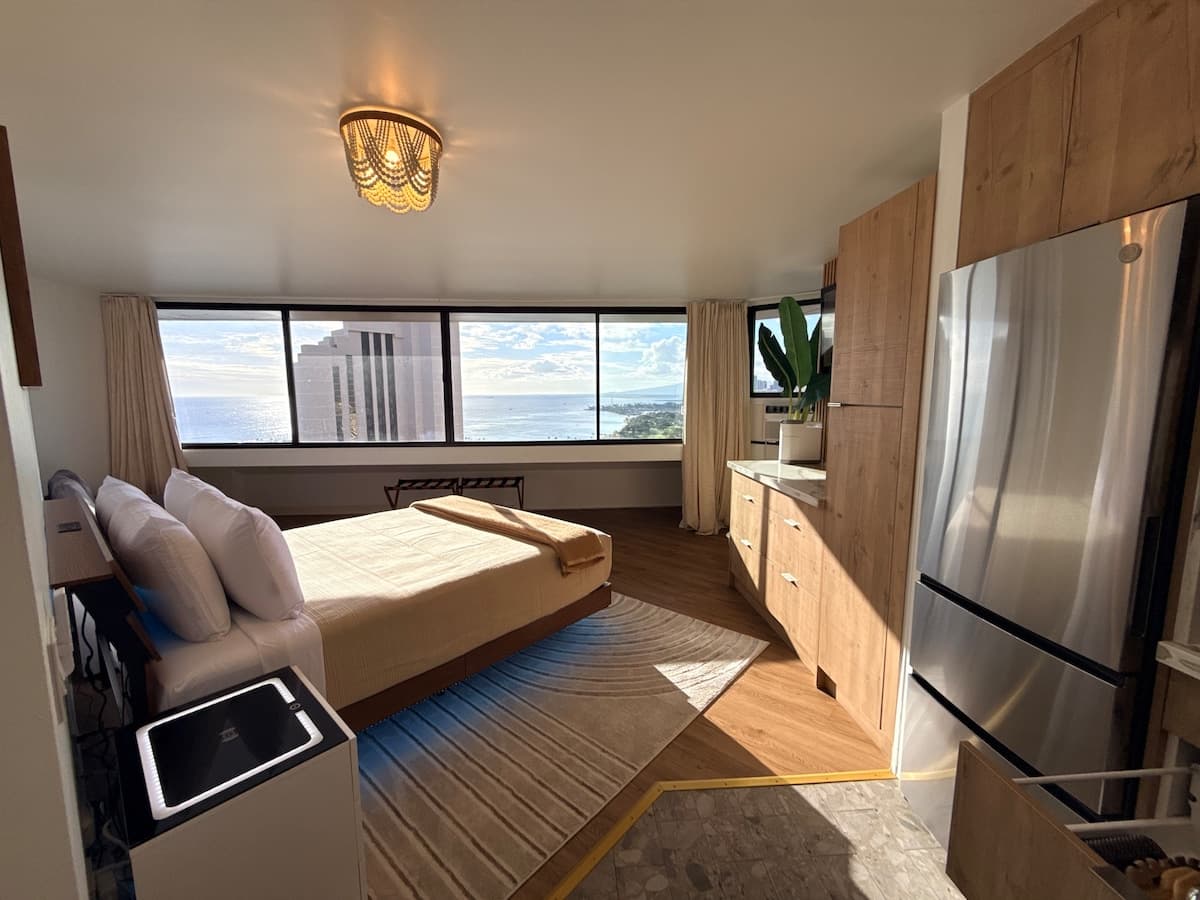 Waikiki Marina Studio w/ Sunset Views - Photo 5