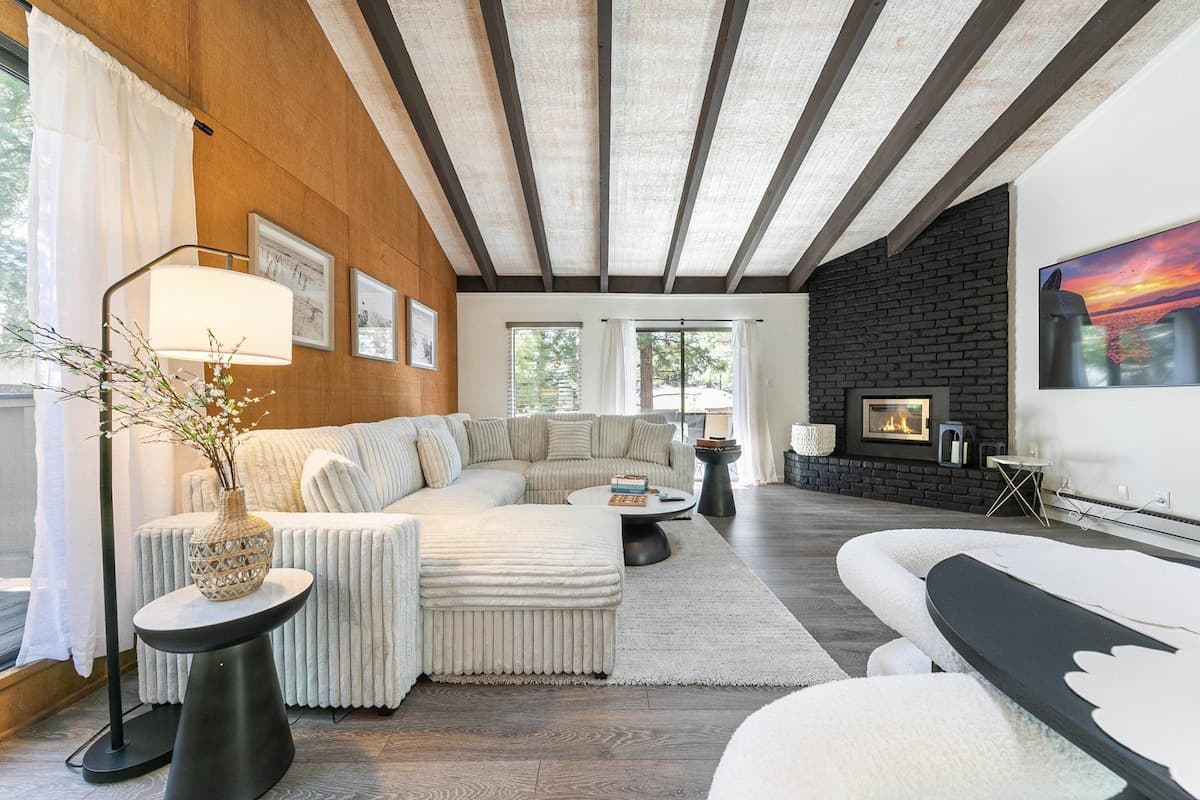 Home in Incline Village · ★New · 3 bedrooms · 4 beds · 2.5 private baths - Photo 4