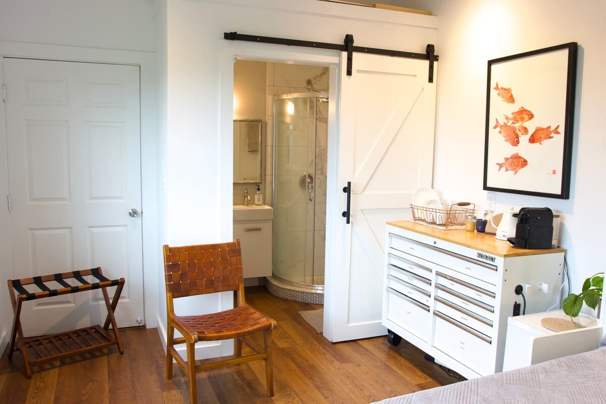 Private room in guest suite in Hawaii - Photo 3