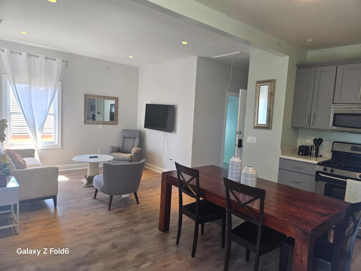 Beauty, Zen & Offstreet Parking - 2 Bedroom/1 Bath - Photo 5