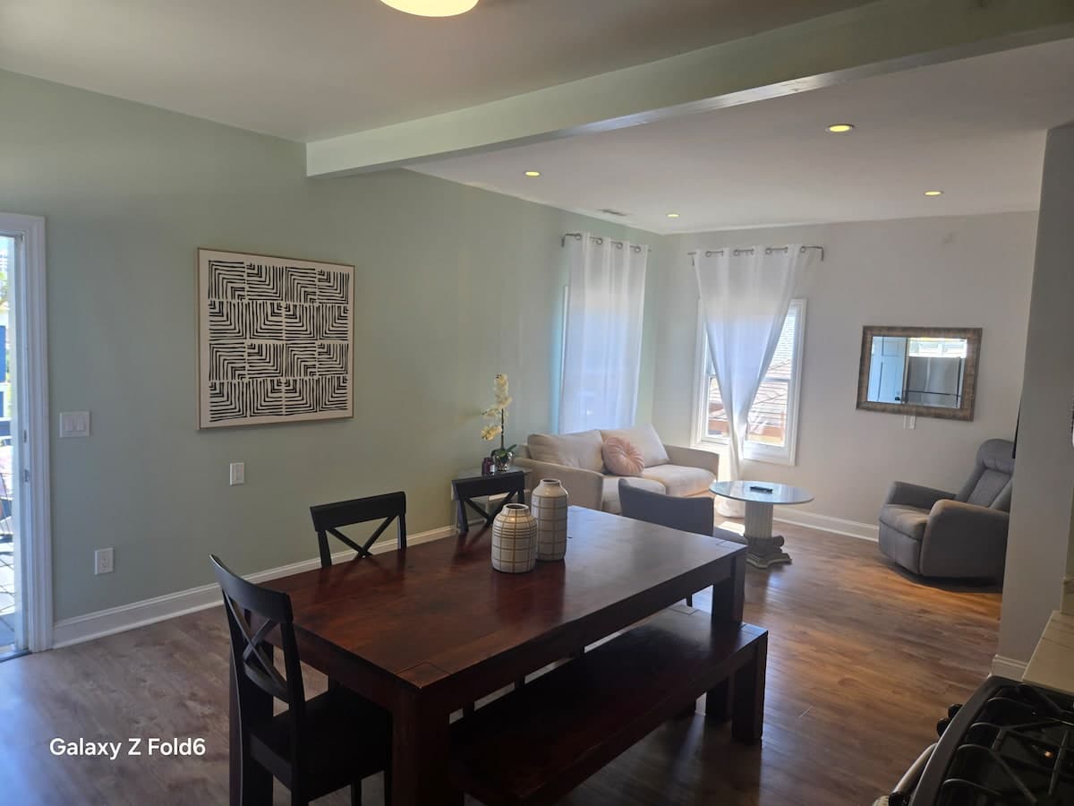 Beauty, Zen & Offstreet Parking - 2 Bedroom/1 Bath - Photo 4