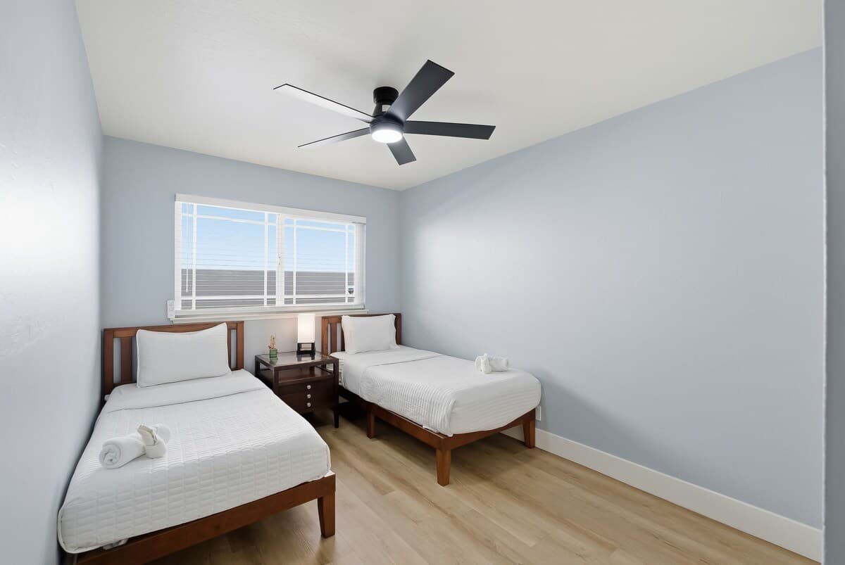 Modern 4BR Near Silicon Valley, Sleeps 9 - Photo 4