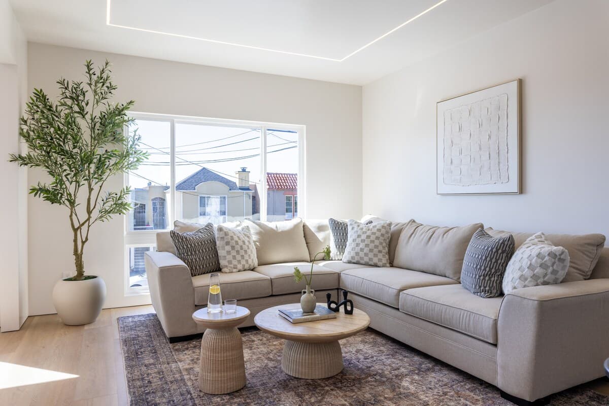 Newly Renovated Sunset Home, Ocean Views - Photo 2