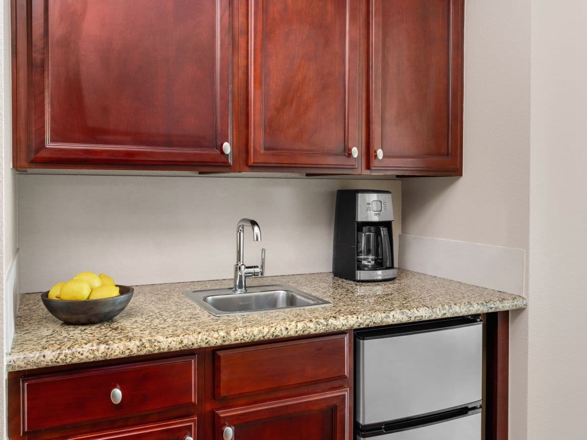 Condo in Kapolei · ★5.0 · 1 bedroom · 1 bed · 1 private bath - Photo 3