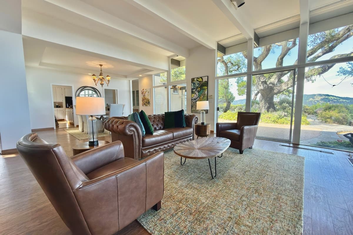 Hillside Bay-View Pool & Hot Tub Retreat - Photo 3