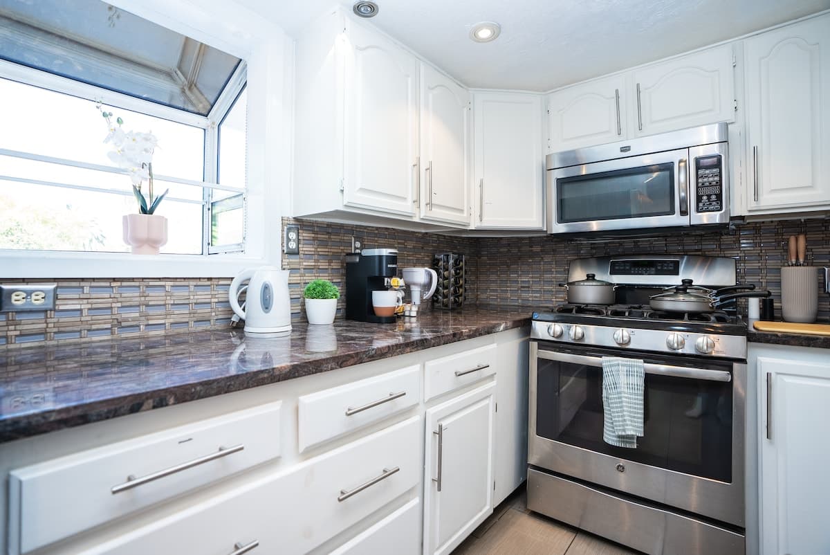 Modern Silicon Valley Home with Sunroom & BBQ - Photo 5