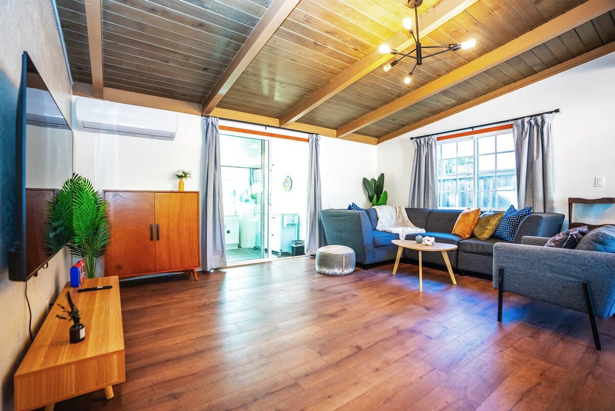 4BR Home + Private Suite Near Santana Row - Photo 3