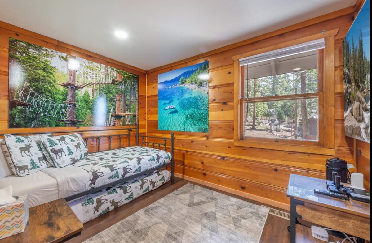 Cozy Pet-Friendly Tahoe Retreat with Lake Views - Photo 4