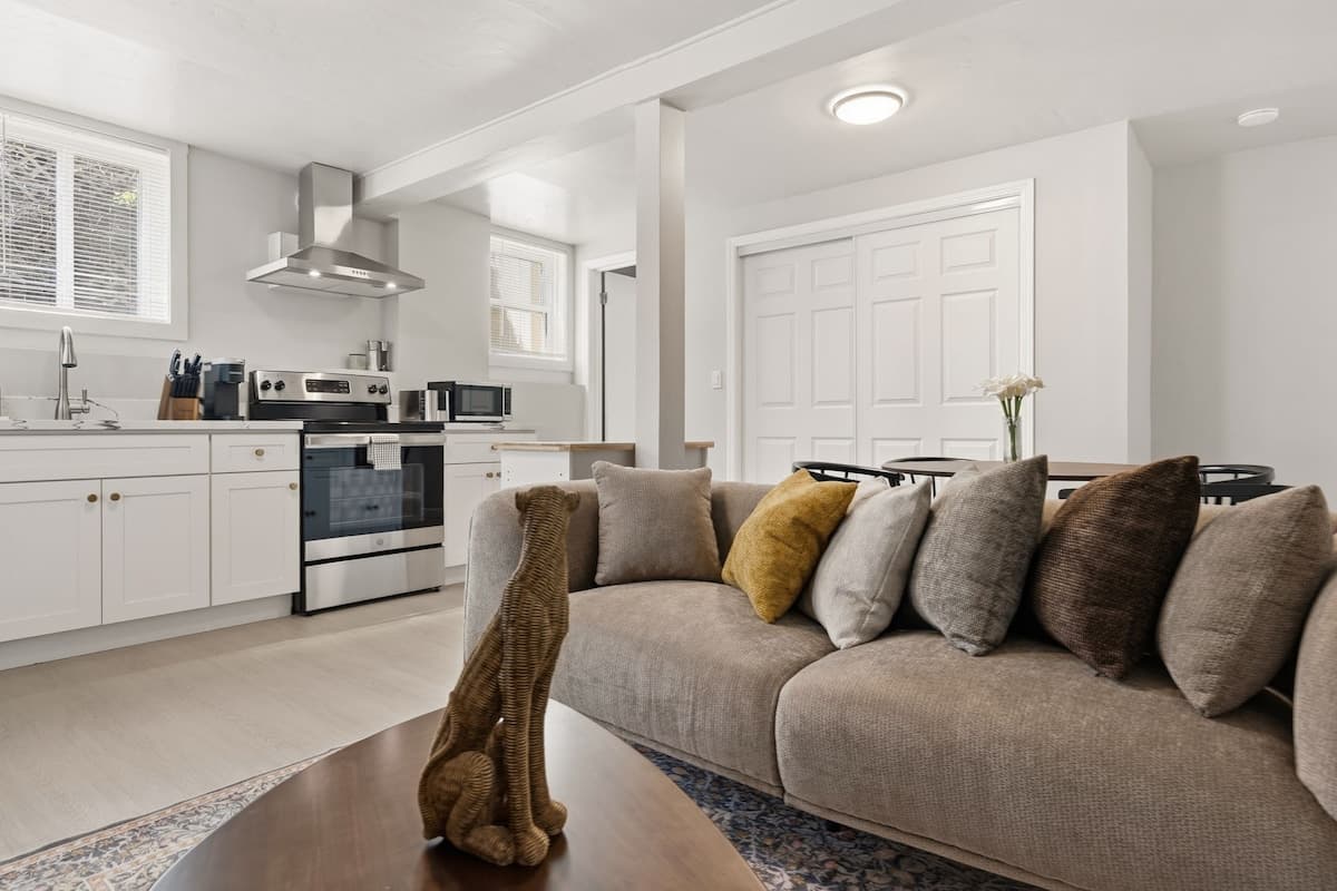 2BR Near SCU, NVIDIA, Apple, Google - Photo 2