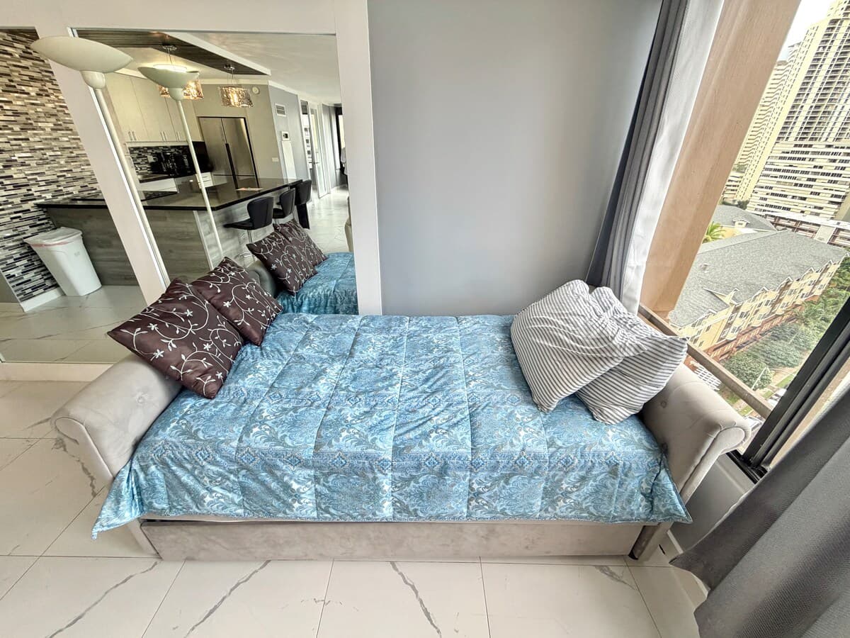 Waikiki Spacious timeshare - Photo 5