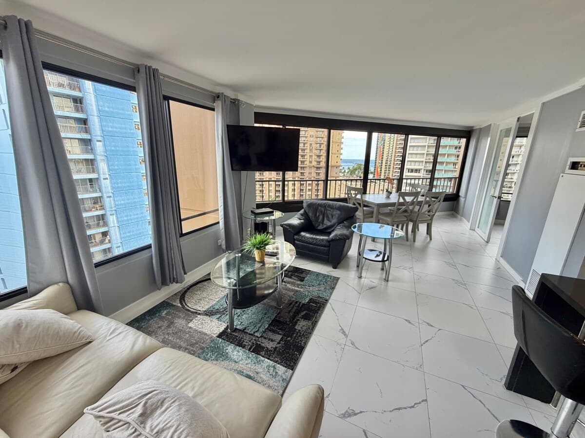 Waikiki Spacious timeshare - Photo 4