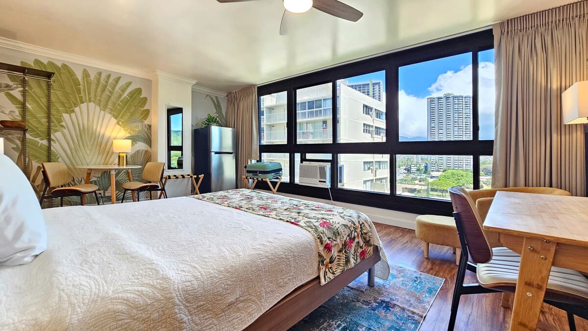 Island-Inspired | Spacious, Clean & Comfortable - Photo 1