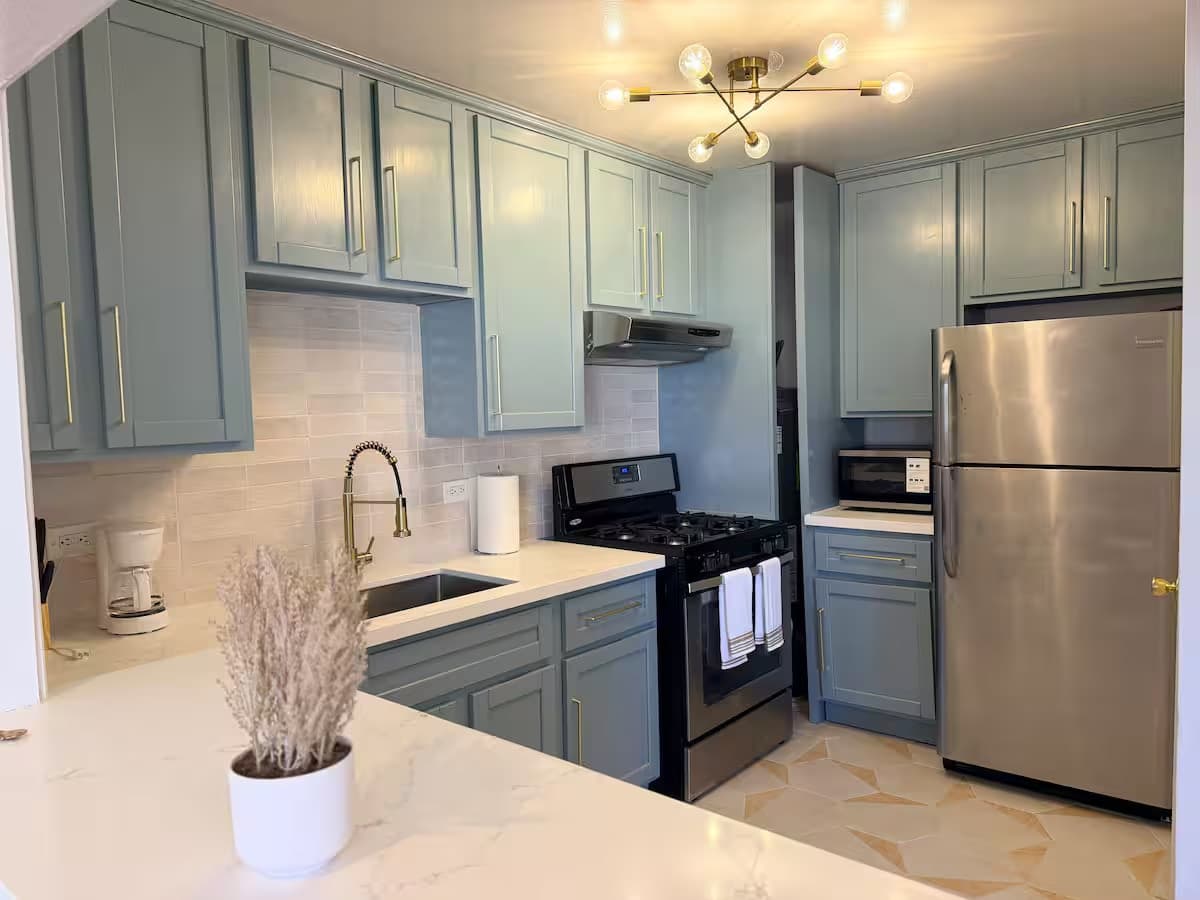 Bright, renovated 800 sqft 2-bdrm in Berkeley - Photo 3