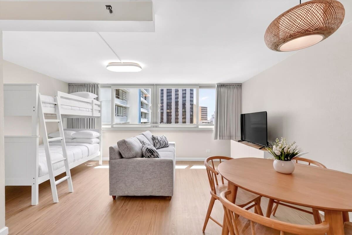 Modern Waikiki 1BR | Fully Renovated - Photo 2