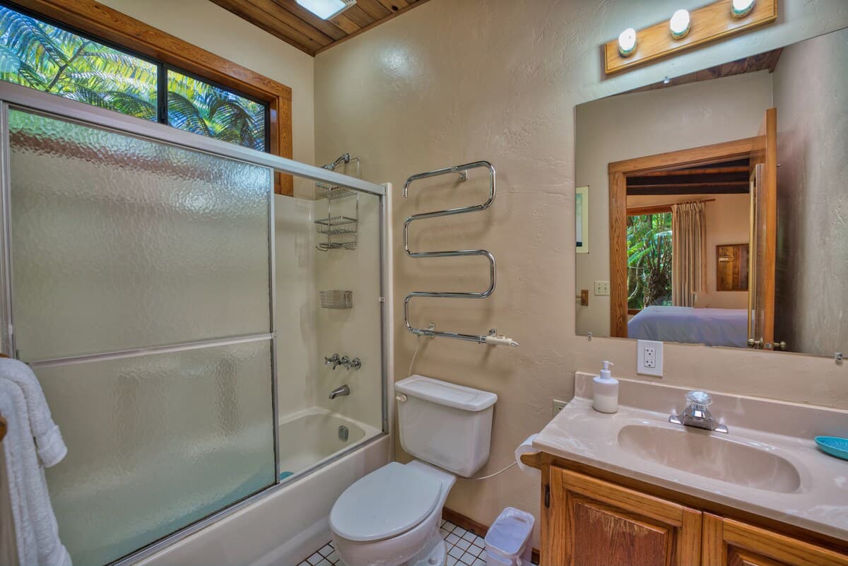 Home in Volcano · ★5.0 · Studio · 1 bed · 1 private bath - Photo 2