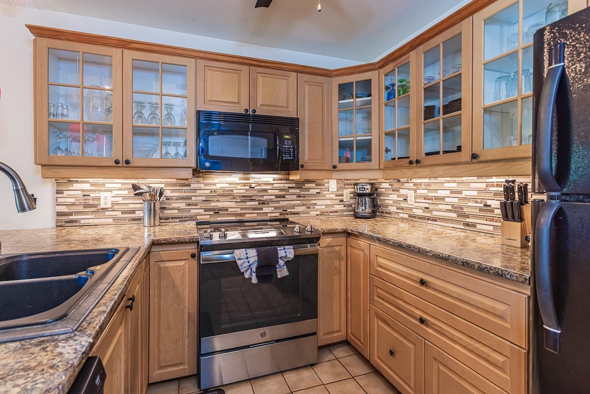Kamaole Beach condo w/ heated pool and spa - Photo 4