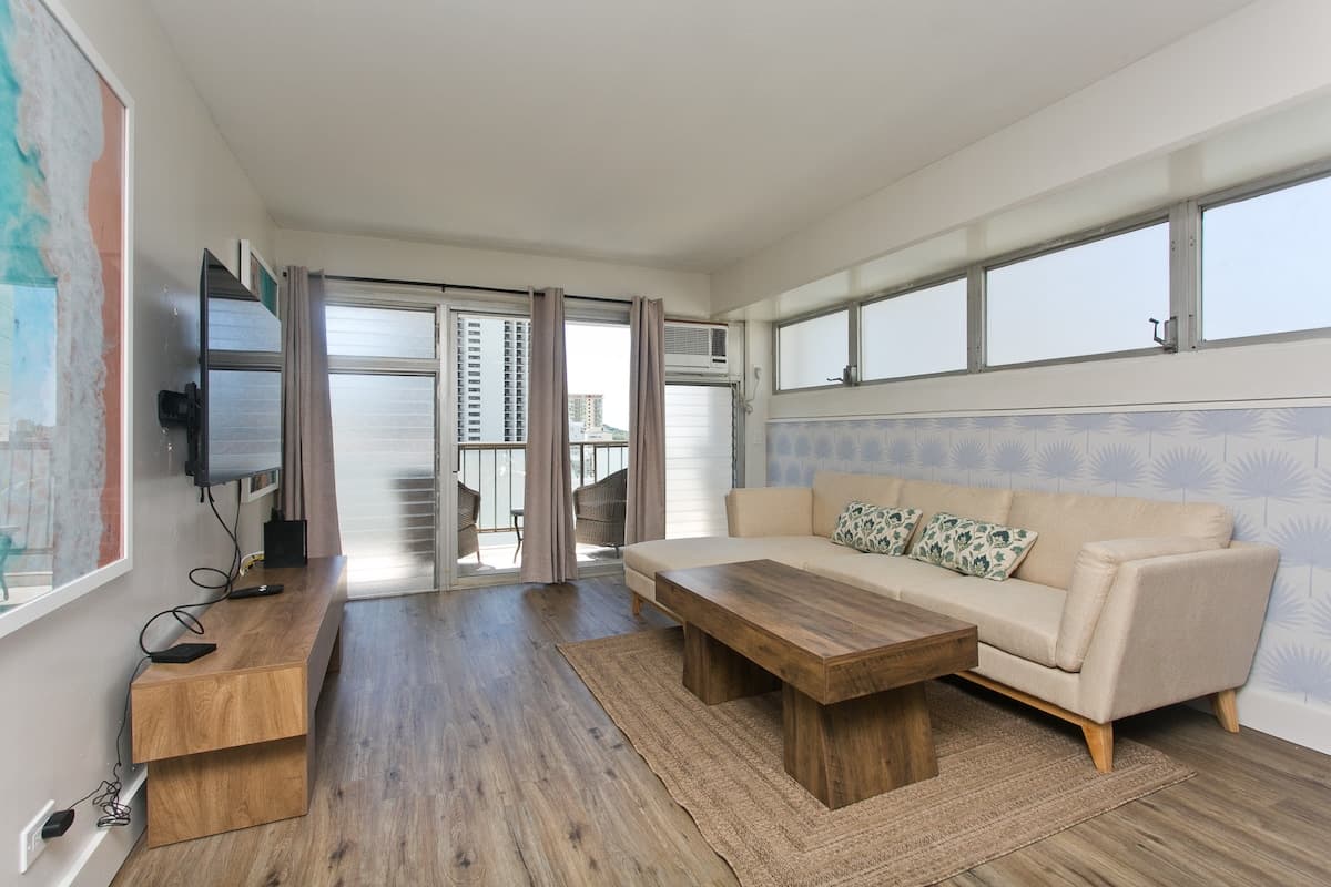 Corner Unit Ocean View 5 Bed Ocean Style W Parking - Photo 1