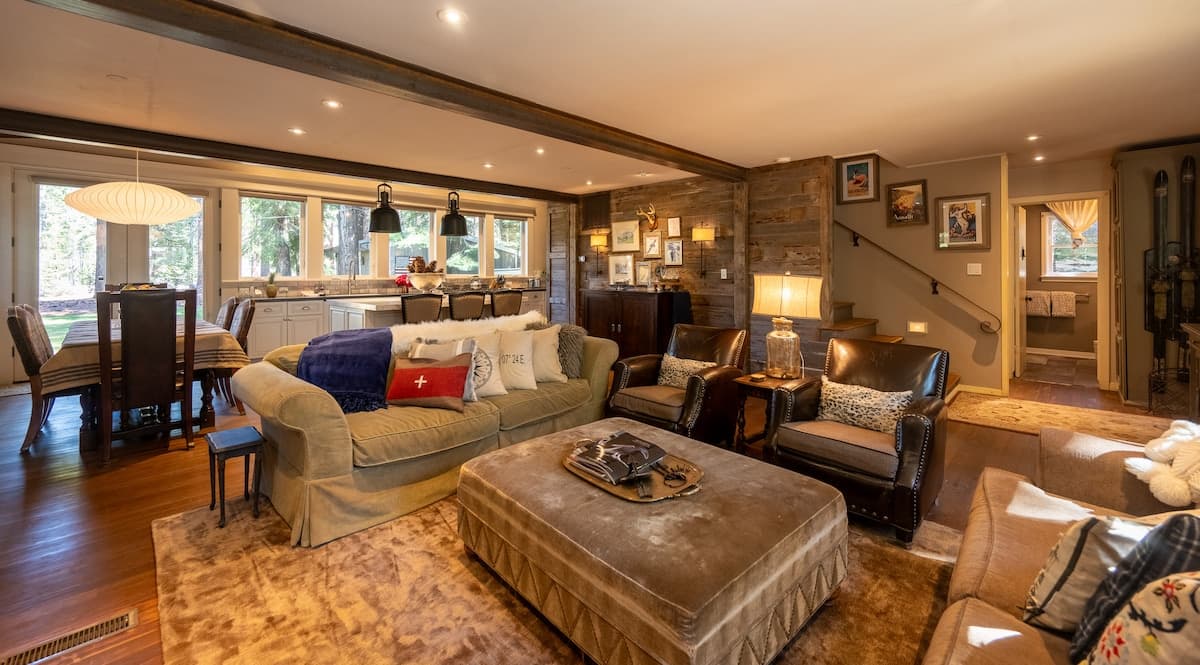 Private Forest Retreat, Walk to Beach & Hot Tub - Photo 2