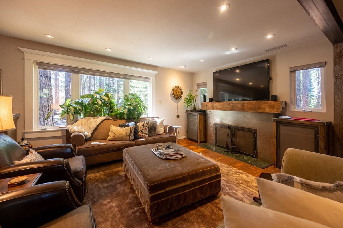 Private Forest Retreat, Walk to Beach & Hot Tub - Photo 4