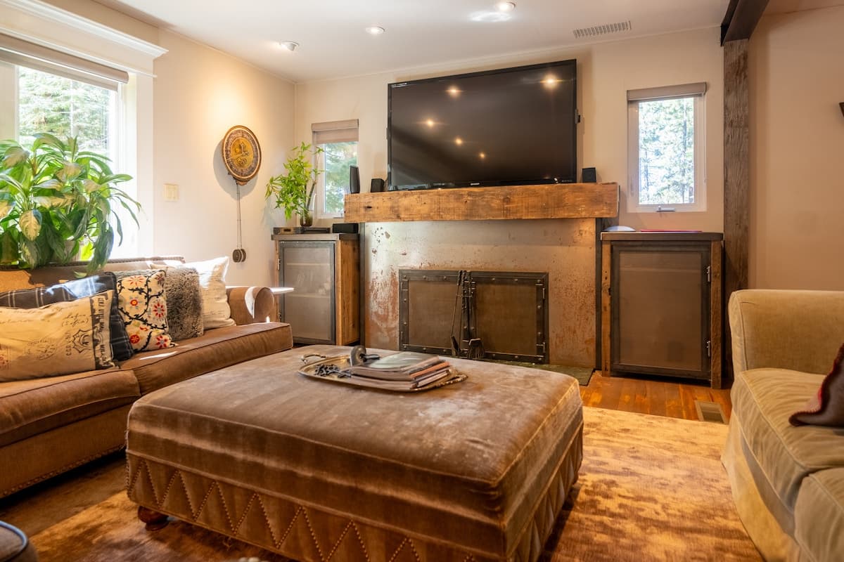 Private Forest Retreat, Walk to Beach & Hot Tub - Photo 5