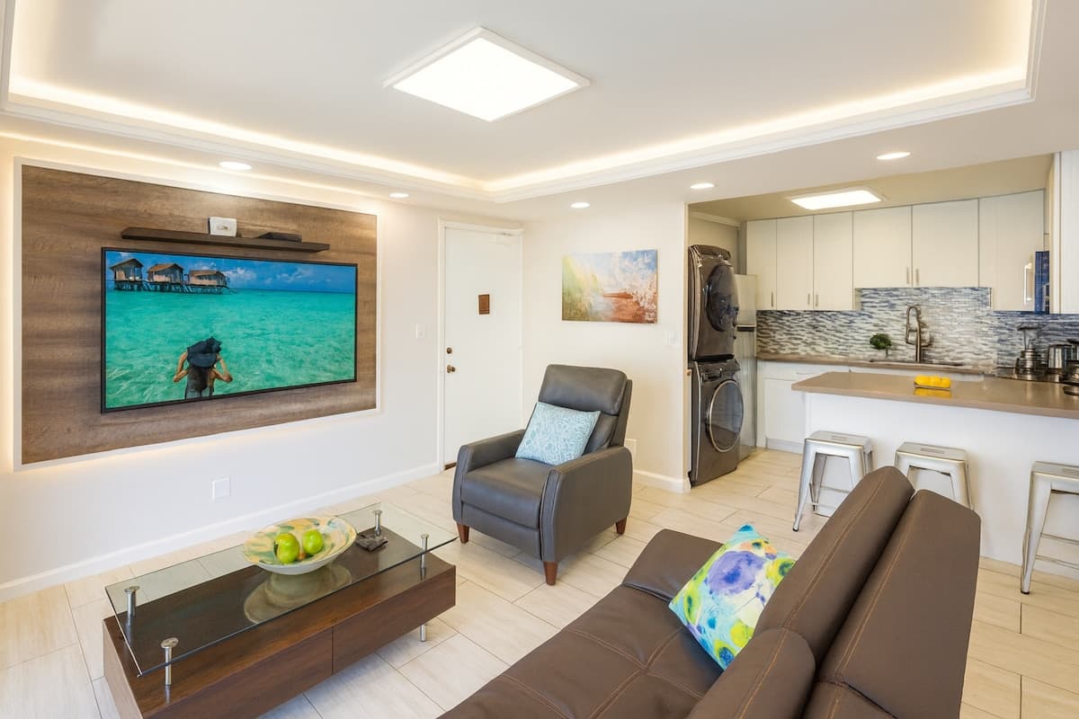 500 feet to Waikiki beach/washer dryer/parking - Photo 2