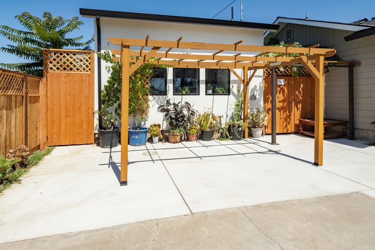 Modern 3BR Home with Fireplace, Heart of San Jose - Photo 4