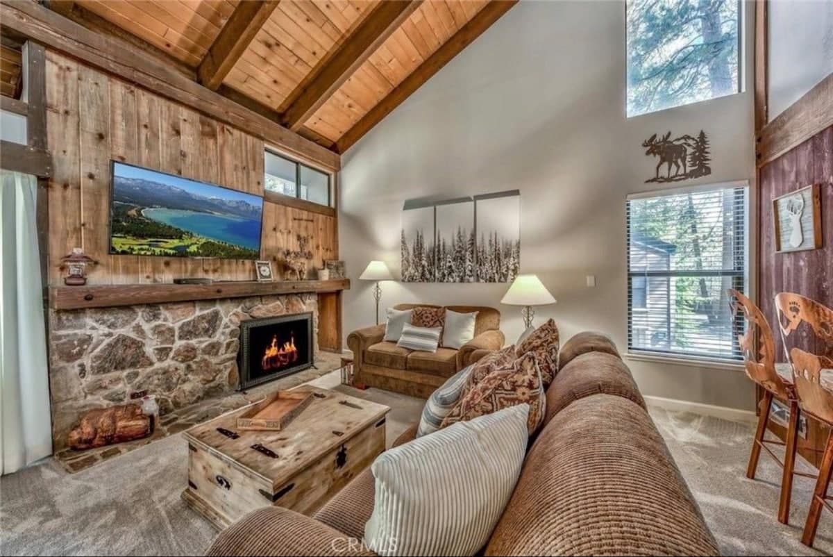Lakeland Village 3-Story Home, Beach & Pool Access - Photo 5