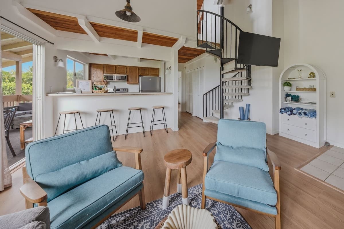 Condo in Princeville · ★5.0 · 2 bedrooms · 6 beds · 1.5 baths - Photo 2