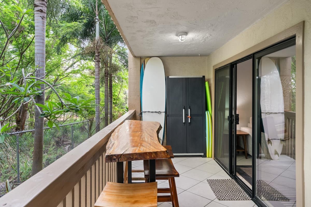 Condo in Kailua-Kona · ★5.0 · 2 bedrooms · 4 beds · 2 private baths - Photo 5