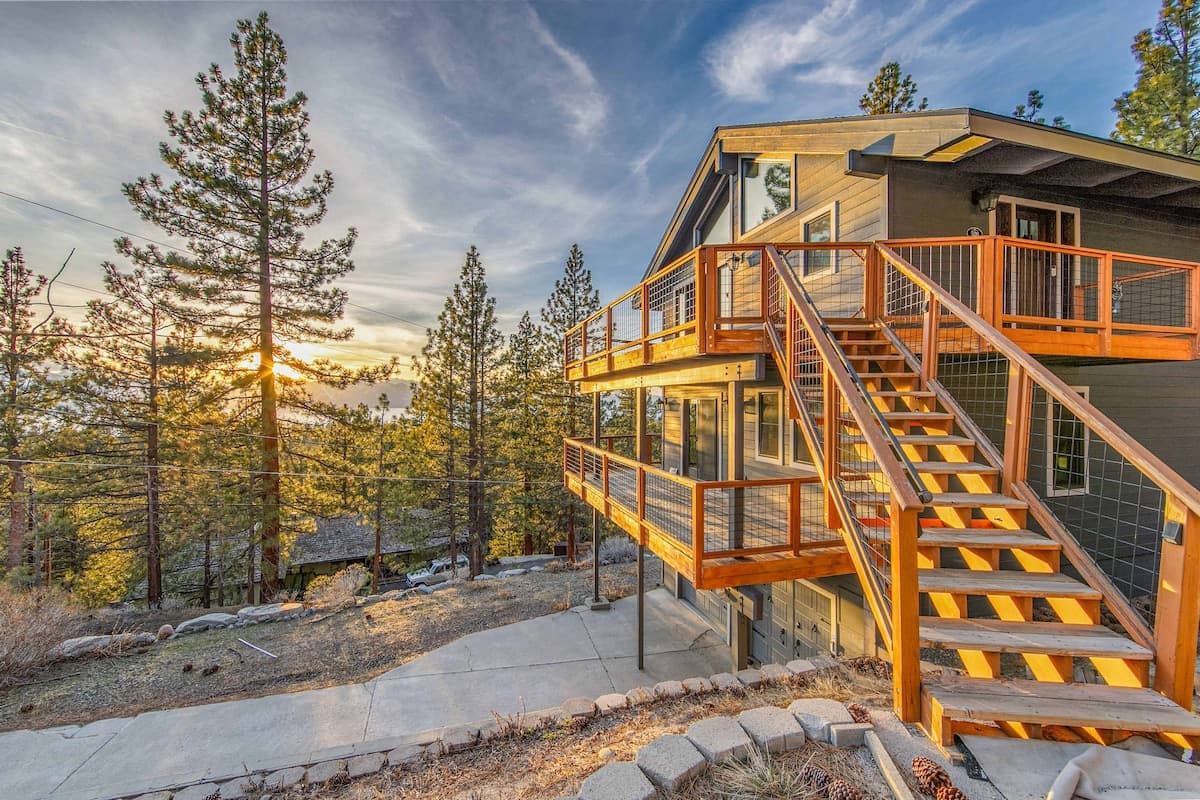 Home in Glenbrook · ★New · 4 bedrooms · 7 beds · 3.5 private baths - Photo 1