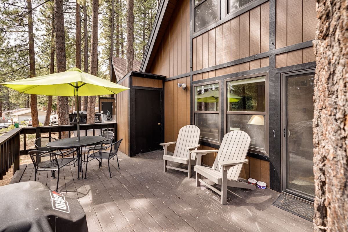 Cabin in Incline Village · ★New · 3 bedrooms · 4 beds · 2 private baths - Photo 4