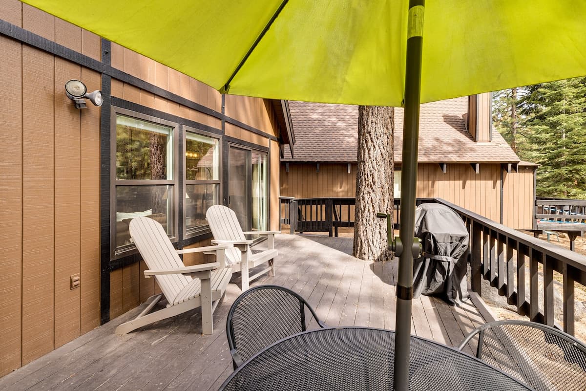 Cabin in Incline Village · ★New · 3 bedrooms · 4 beds · 2 private baths - Photo 3