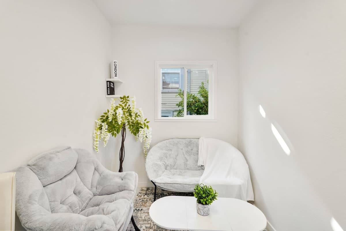 Cozy Oakland Guesthouse Near Lake Merritt - Photo 1