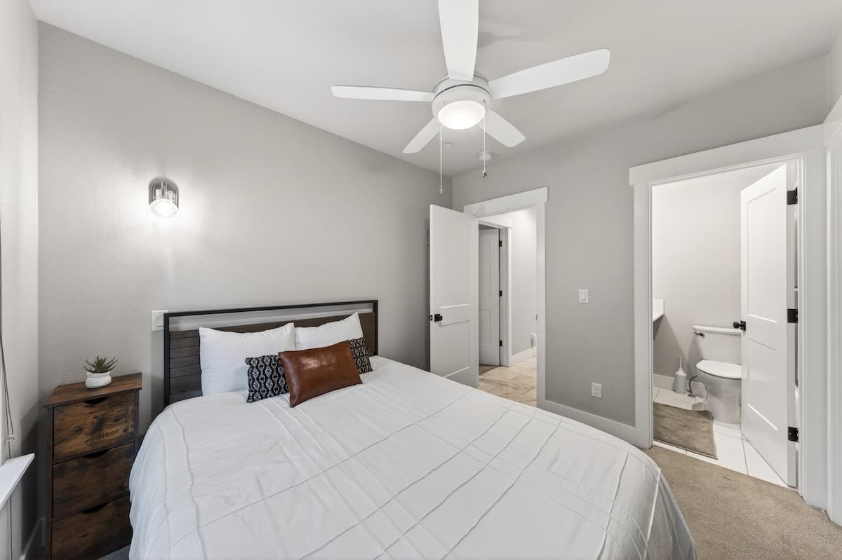 Home in Glenbrook · ★4.67 · 3 bedrooms · 4 beds · 3.5 private baths - Photo 3