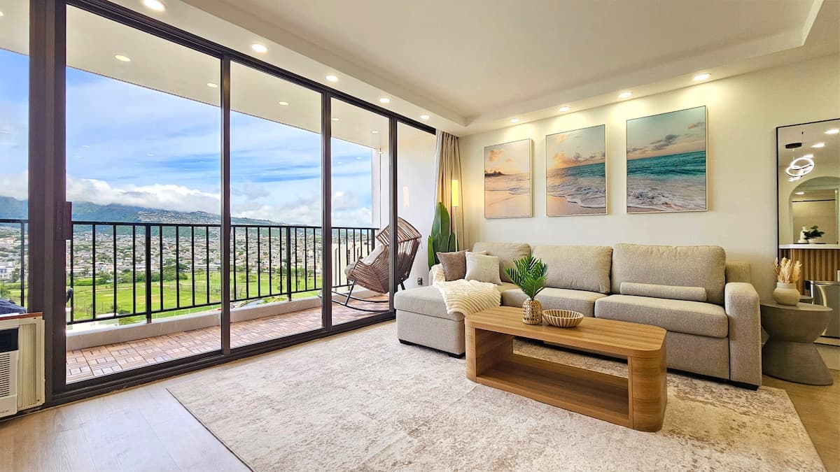 Brand New Waikiki Banyan Amazing views Parking - Photo 2