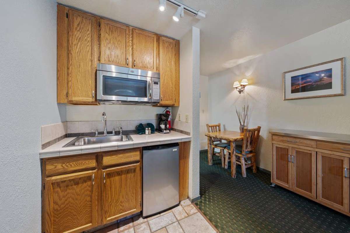 The Lodge at Lake Tahoe - Studio - Photo 3