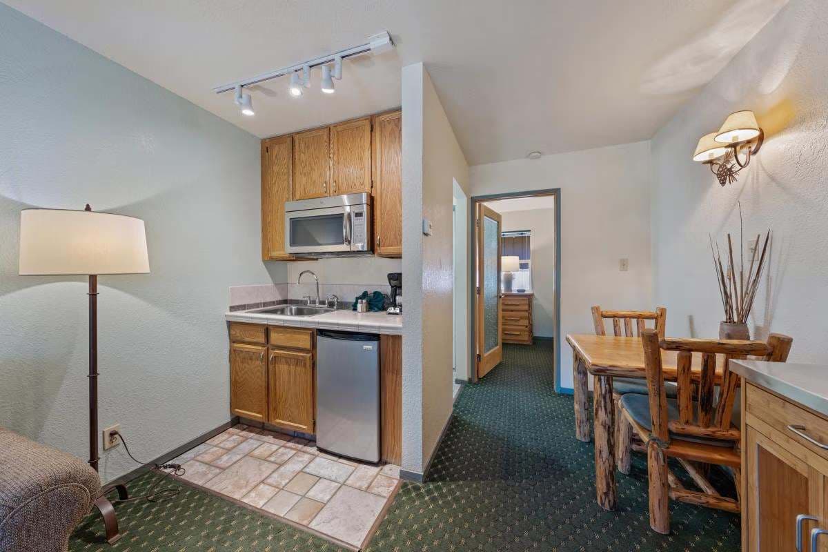 The Lodge at Lake Tahoe - Studio - Photo 4