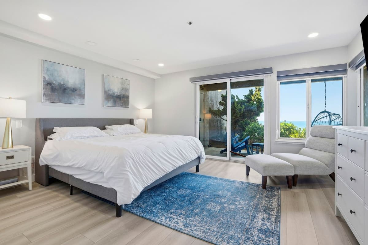 Breezy Waterfront Condo with Ocean Views & Patio - Photo 4