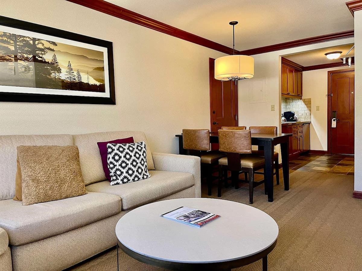 Ski-In/Out Hotel, Pool, Spa & Golf - Photo 2