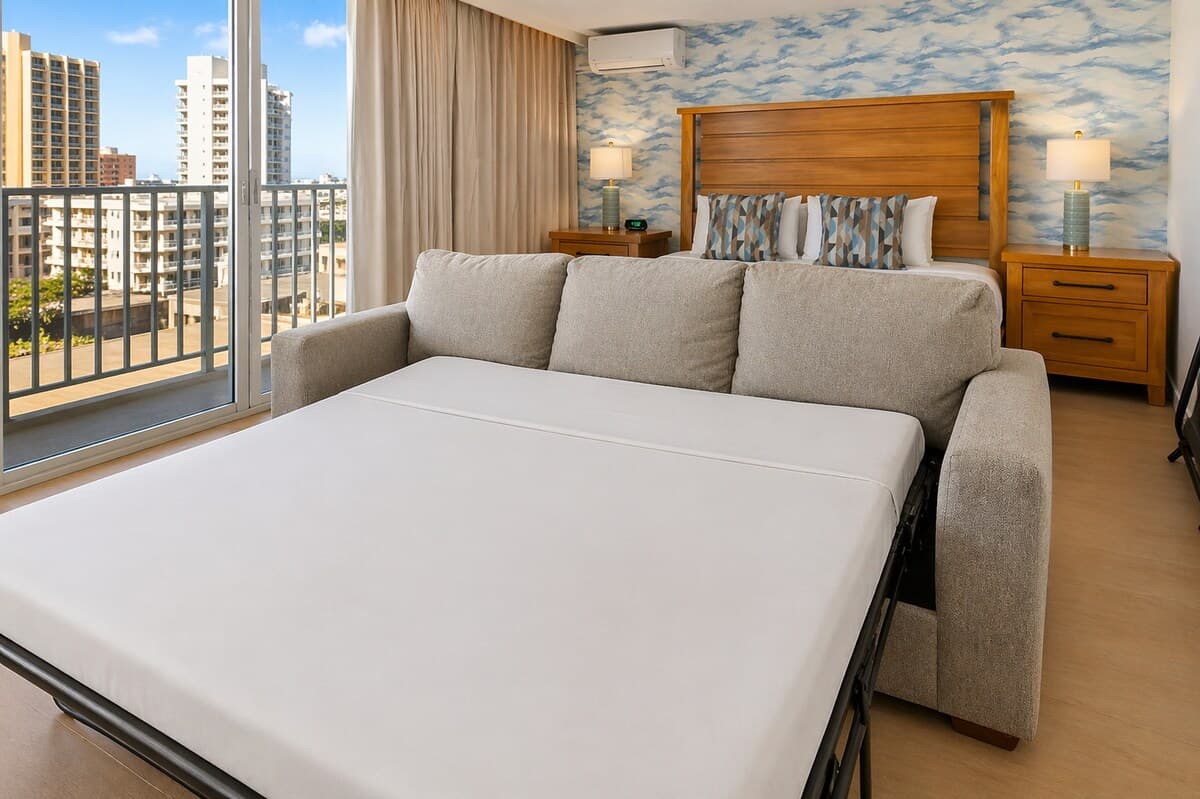 Condo in Honolulu · ★5.0 · Studio · 2 beds · 1 private bath - Photo 5