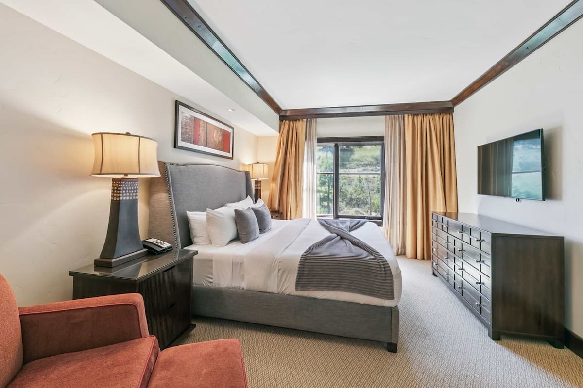 Ritz-Carlton Ski-In/Ski-Out Condo + Gondola Access - Photo 1