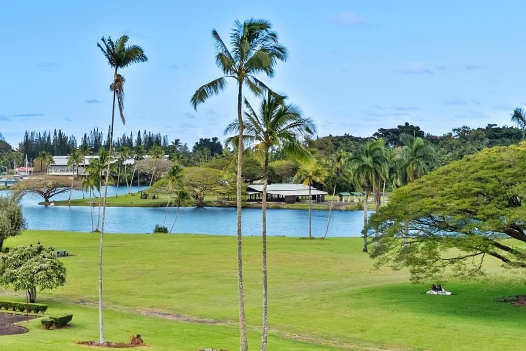 Hilo Lagoon Studio - A/C, Wi-Fi, Pool, Park Views! - Photo 1
