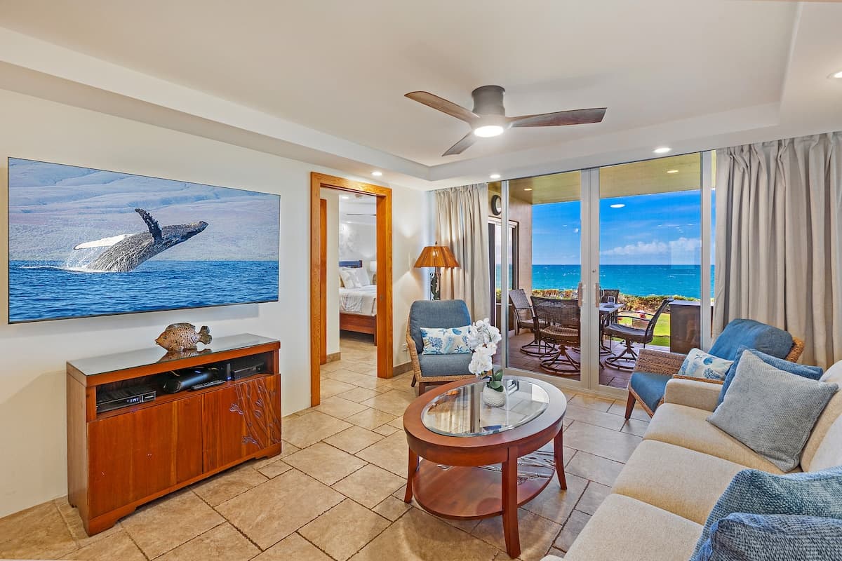 OCEANFRONT Luxury Condo *180° SWEEPING Ocean Views - Photo 4