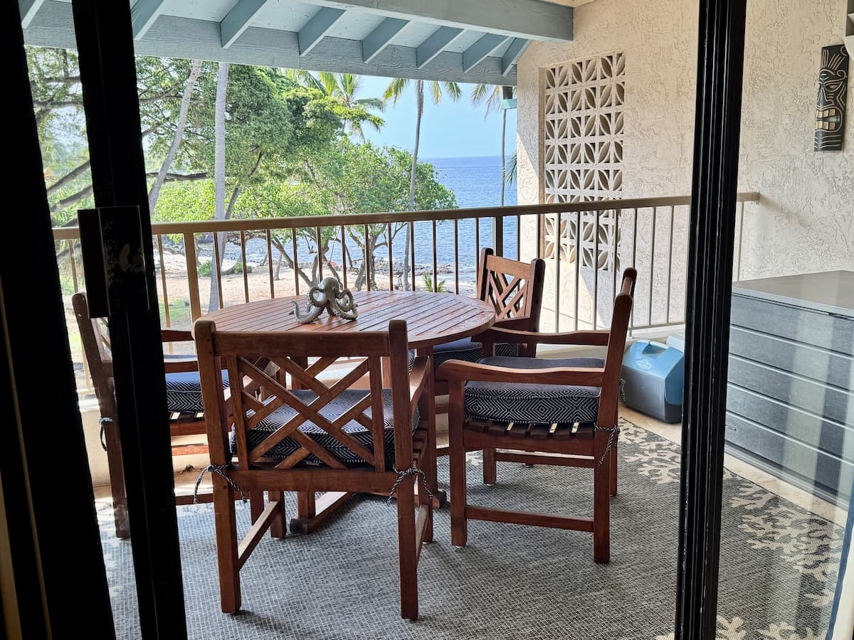 Condo in Kailua-Kona · ★4.89 · 1 bedroom · 2 beds · 1 private bath - Photo 4