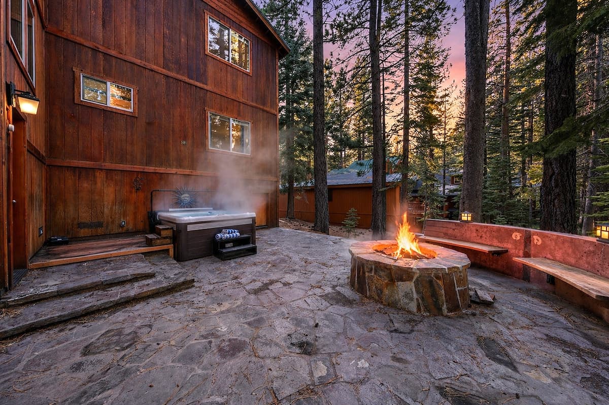 Moosetrack Hot Tub, Fireplace & Forest Views - Photo 1