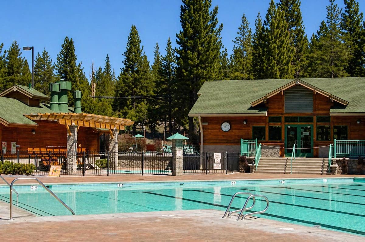 Moosetrack Hot Tub, Fireplace & Forest Views - Photo 4